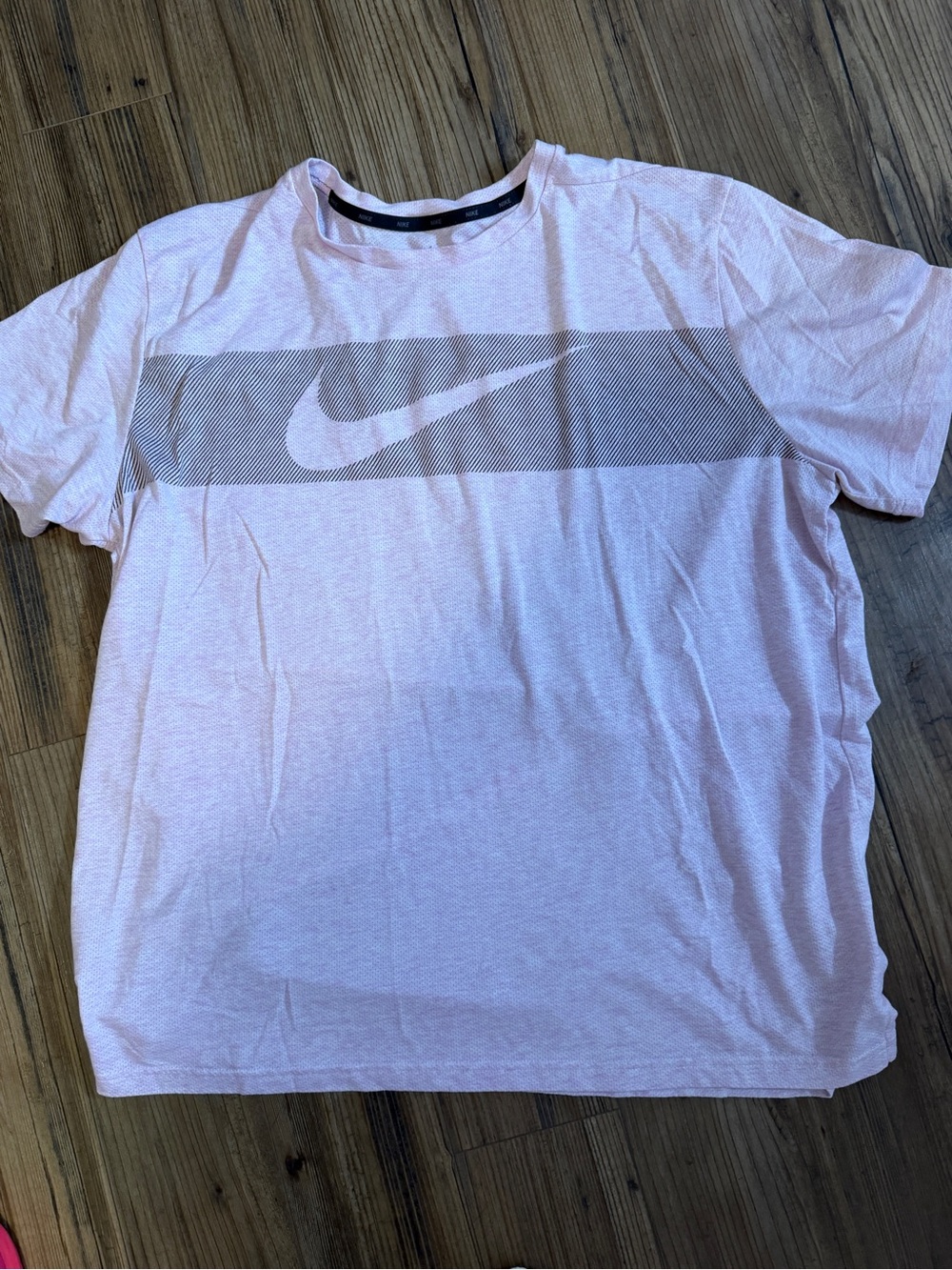 Nike Men’s Short Sleeve Tees in Pink, Light Pink, lightweight XL lot of 3 - Picture 6 of 7